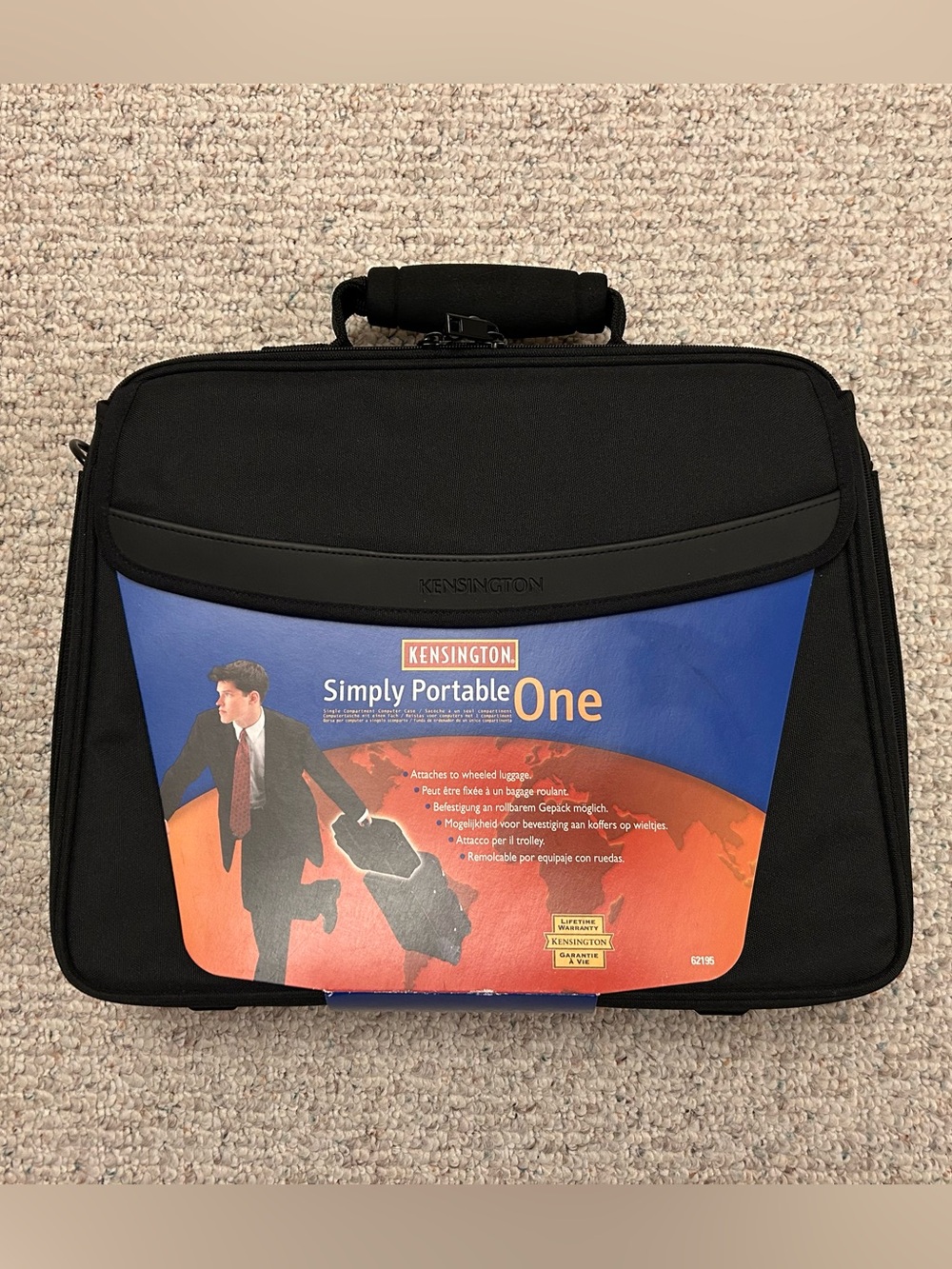New Kensington Laptop Bag with Shoulder Strap NWT